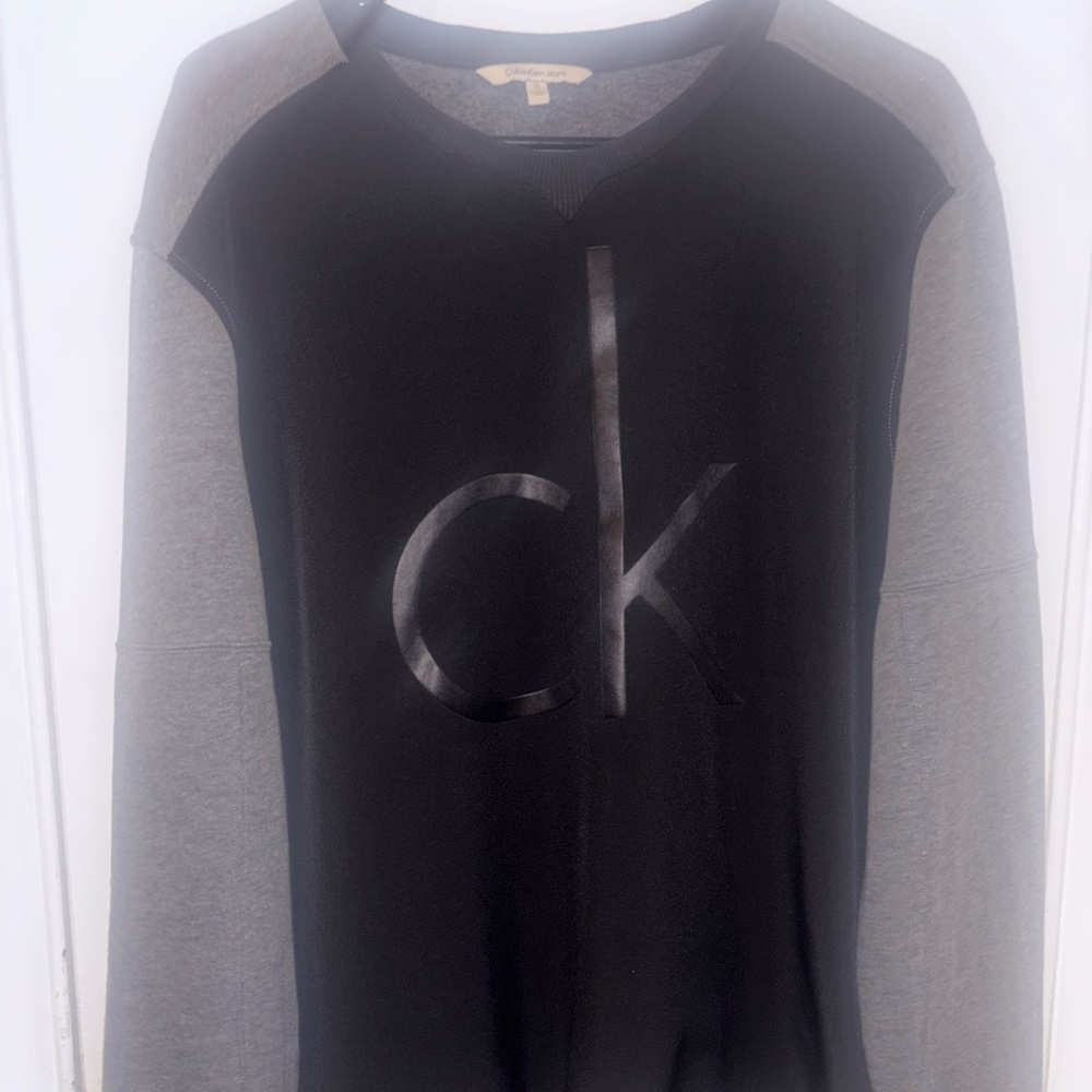 Calvin Klein Men's Sweater in Black and Gray